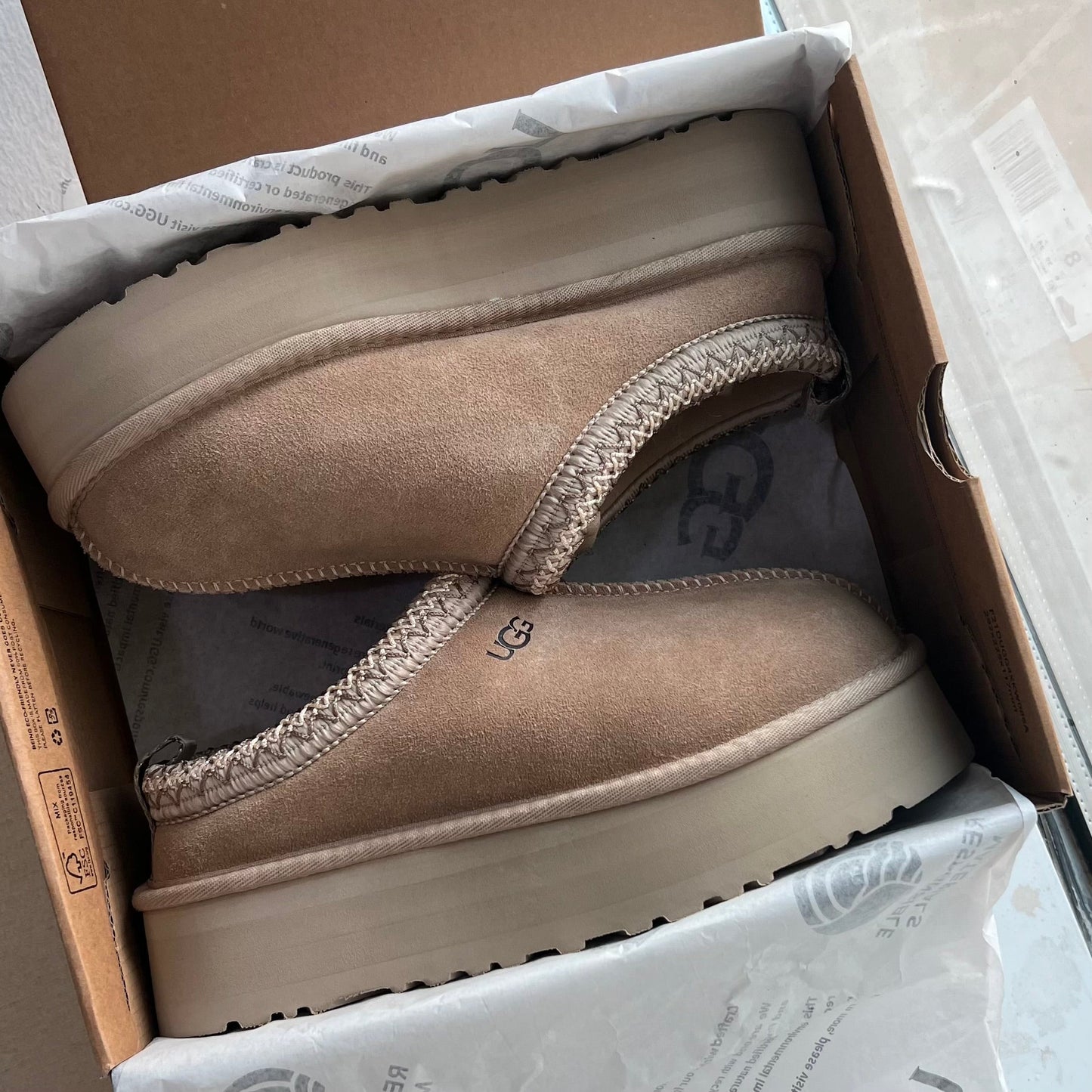 UGG Tazz “Sand”