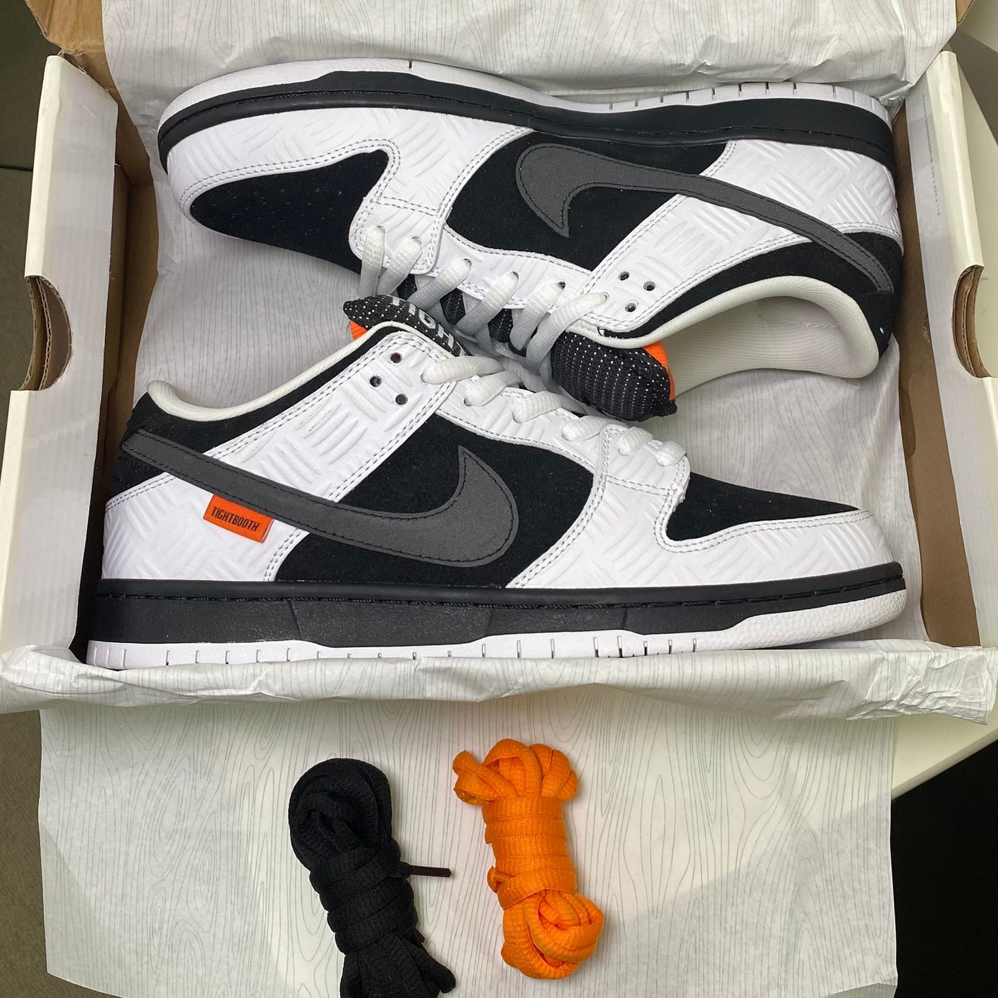 TIGHTBOOTH x Nike SB dunk