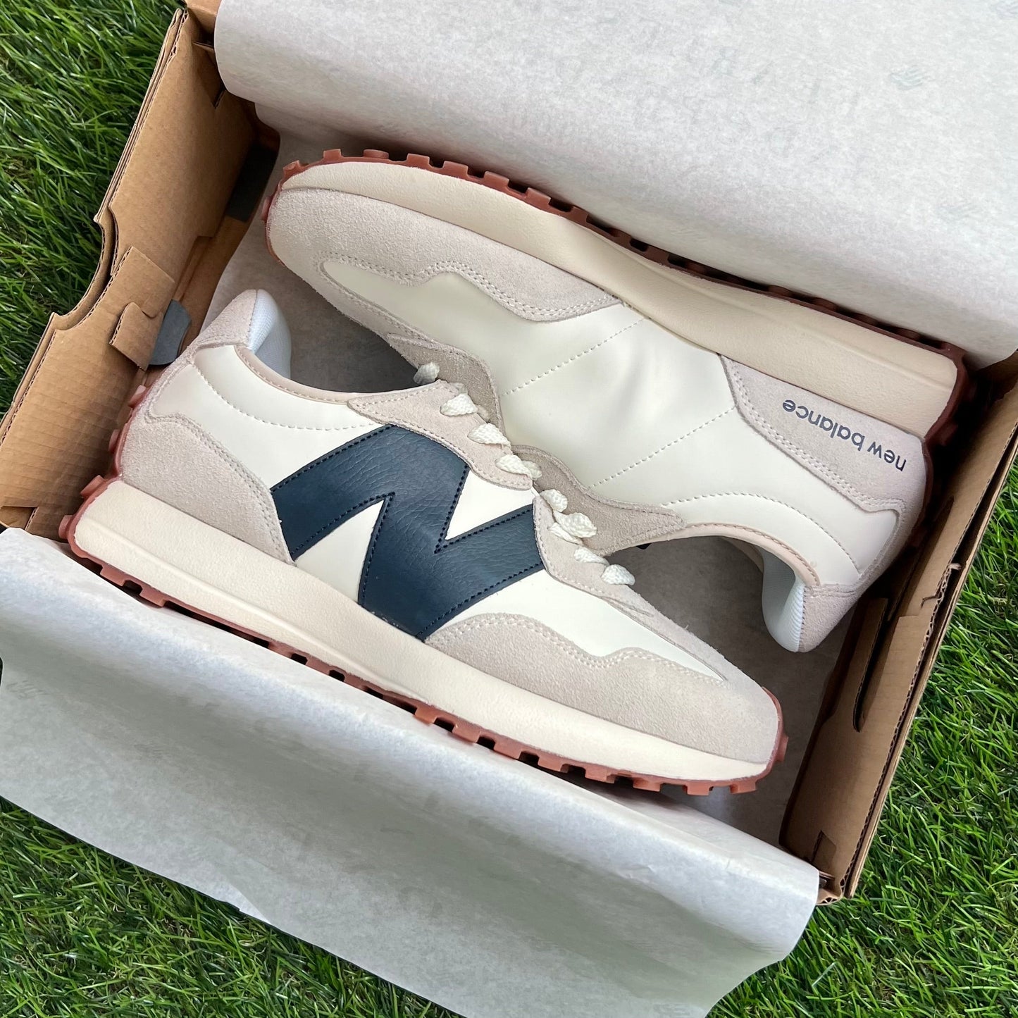 New Balance 327 Moonbeam “Blue”