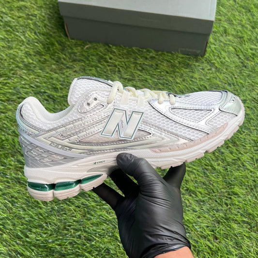 New Balance 1906R "Silver Metallic Sea Salt"