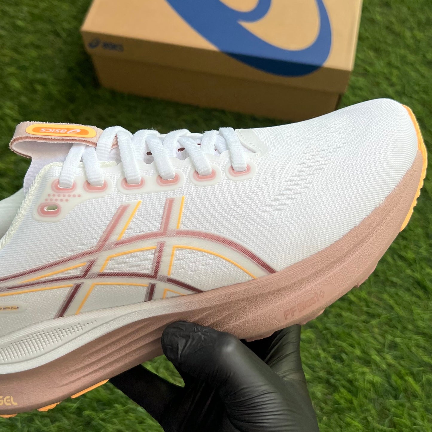 ASICS Gel-Kayano 32 “White Orange Glow”