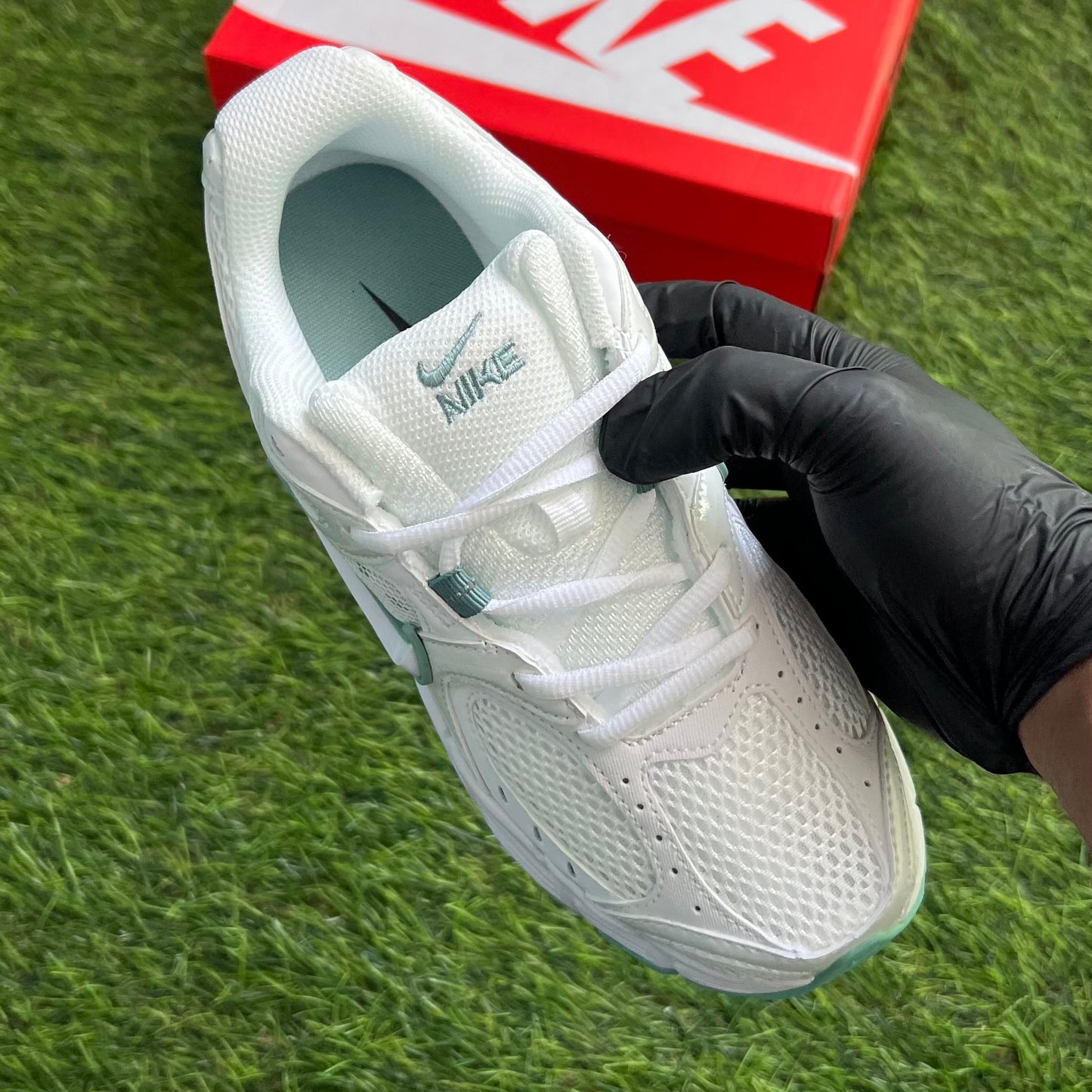 Nike V5 RNR “Summit White Cannon”