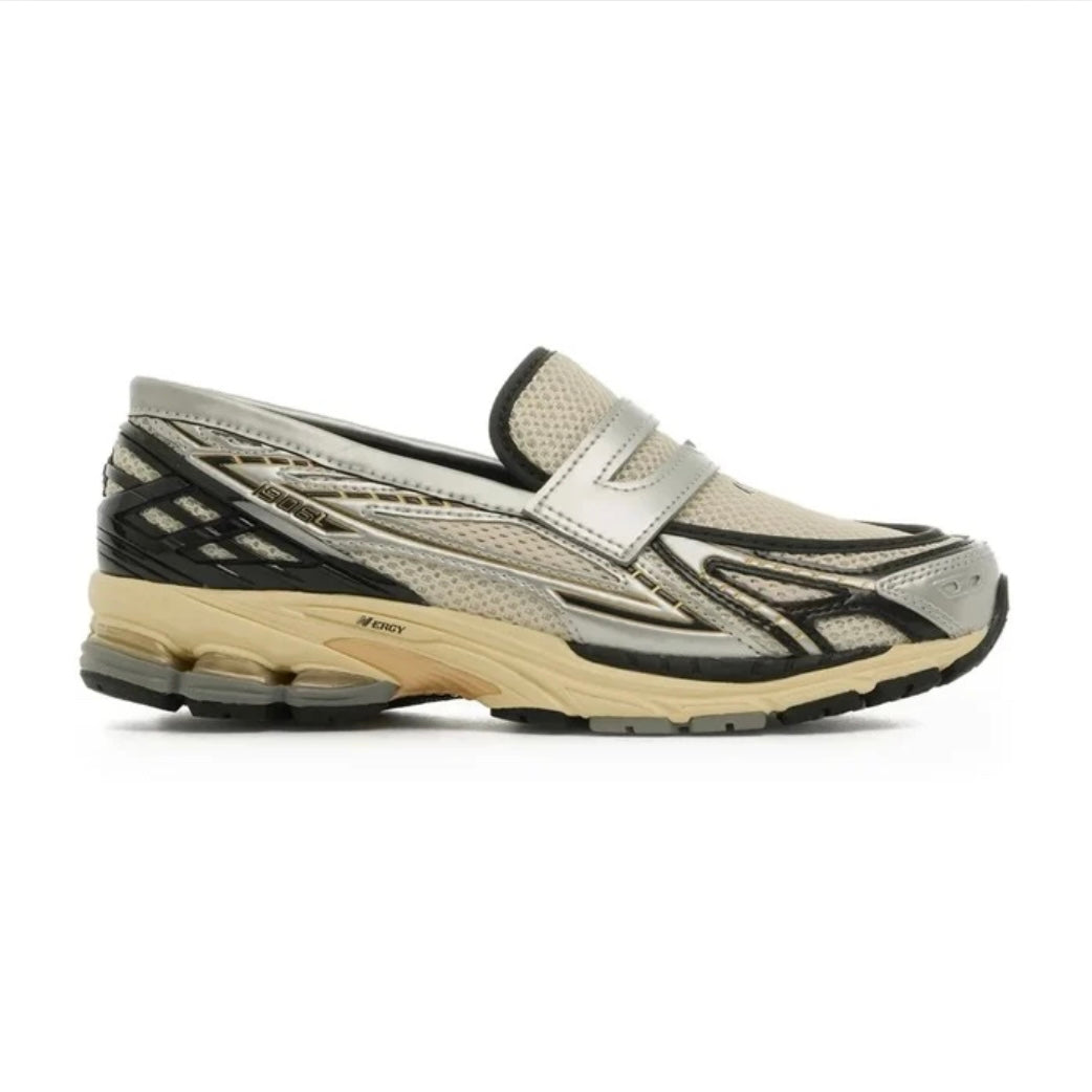 New Balance 1906L “Silver Metallic Cream”
