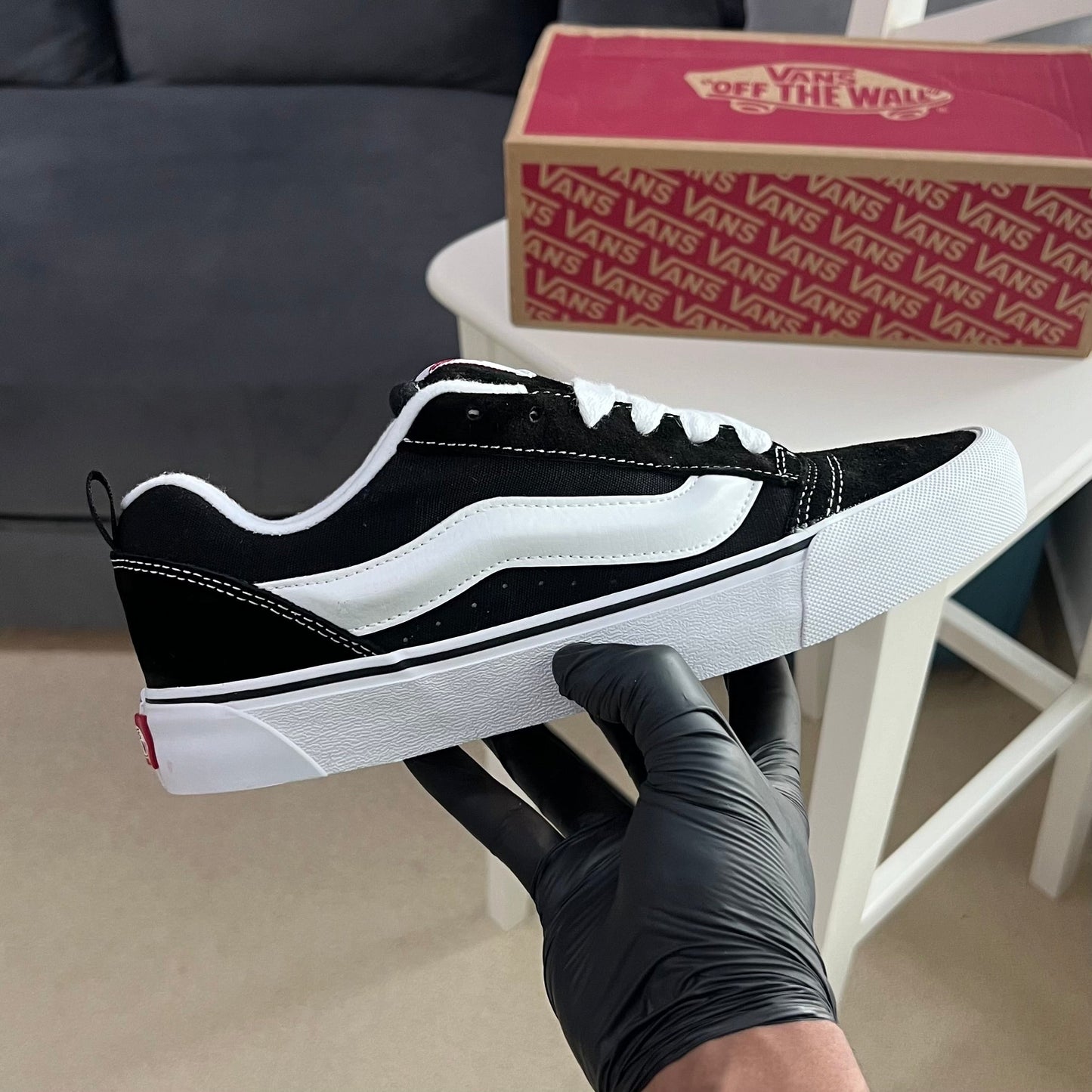 Vans Knu Skool “Black/White”