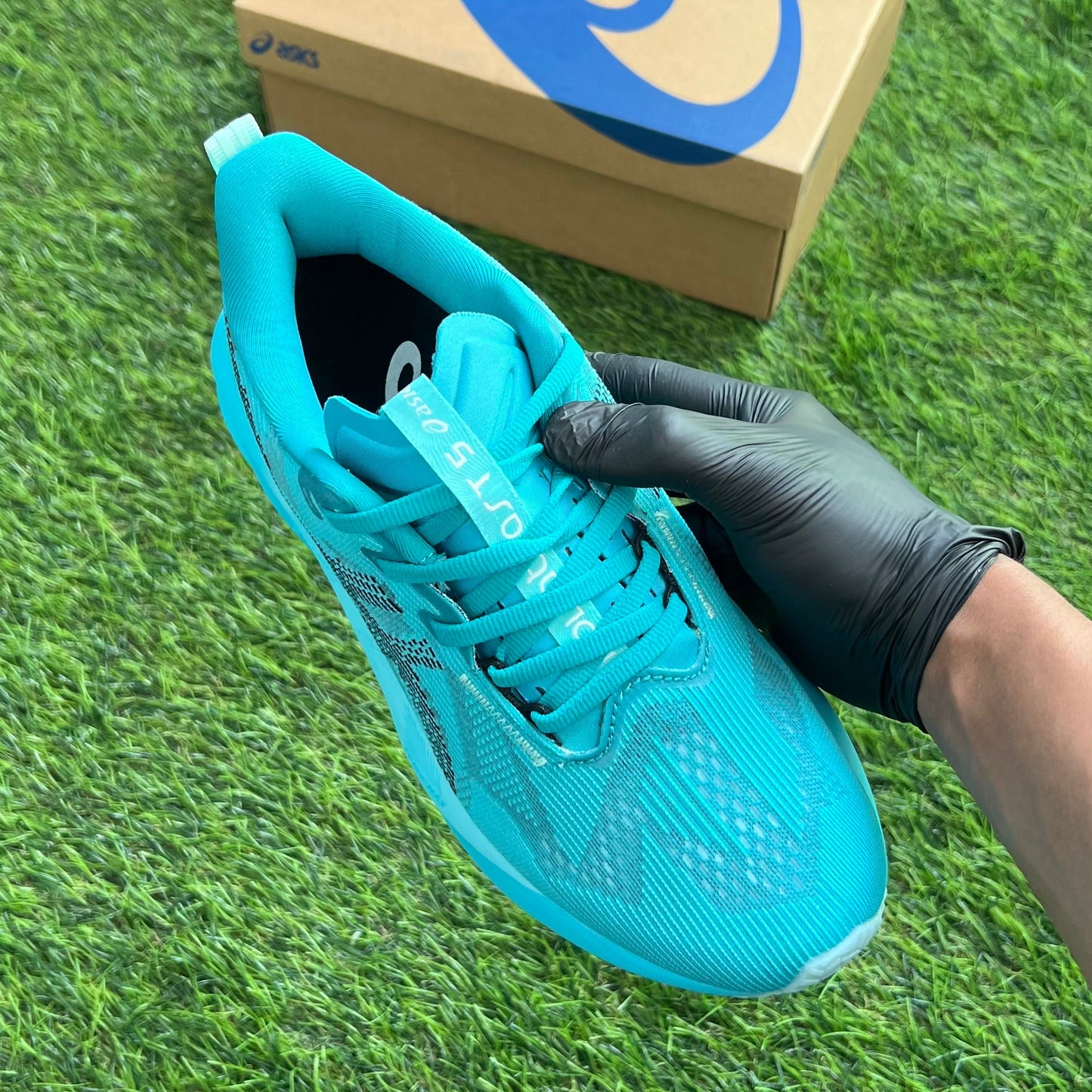 ASICS Novablast 5 “Wave Teal Black”