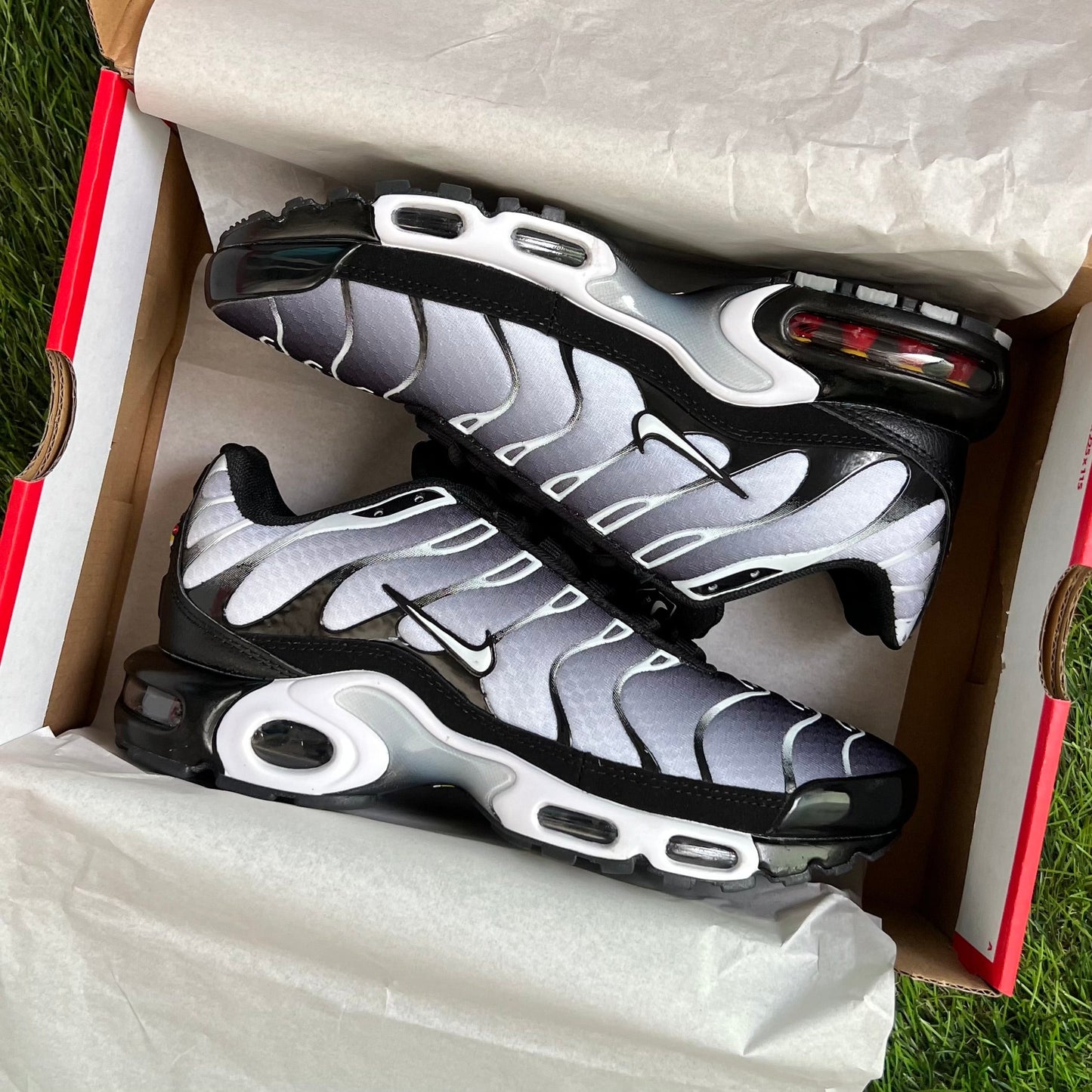 Nike Air Max Plus “Black Metallic Silver”