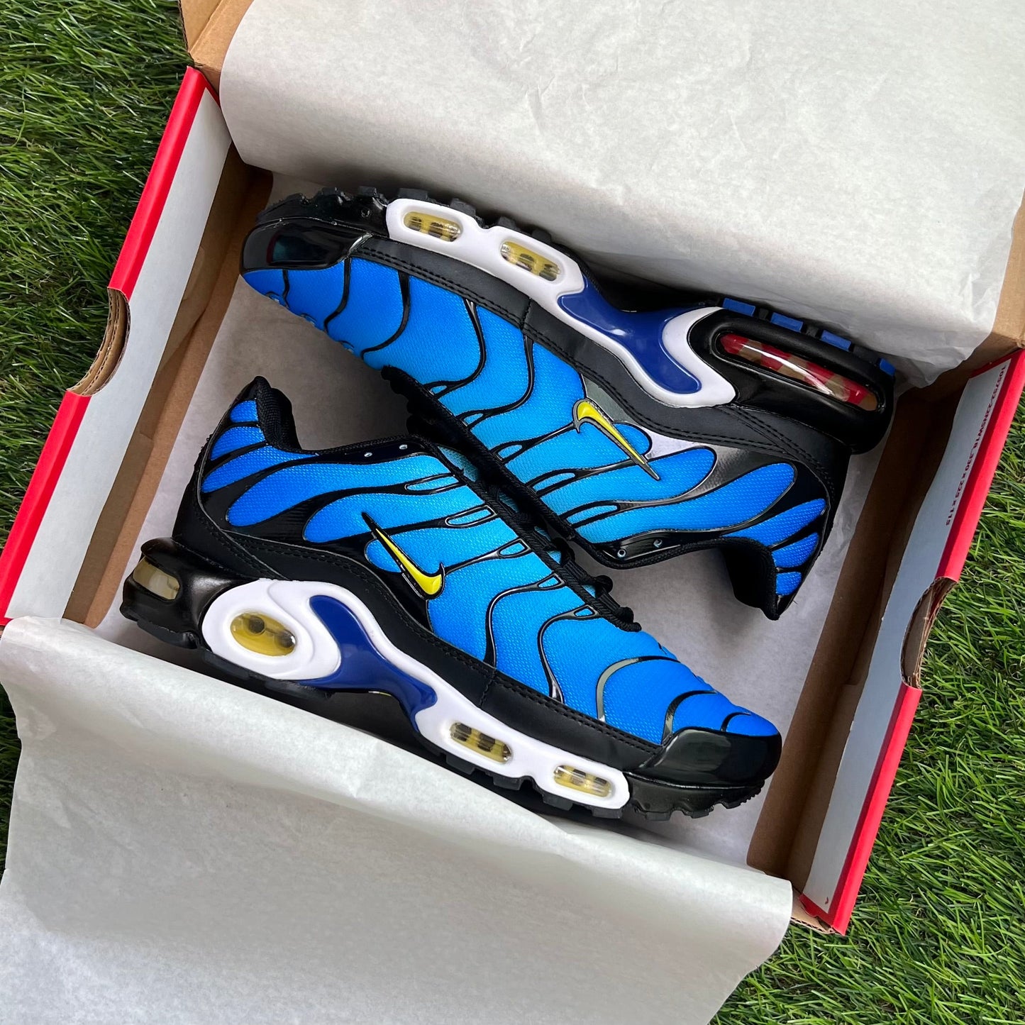 Nike Air Max Plus OG “Hyper Blue”