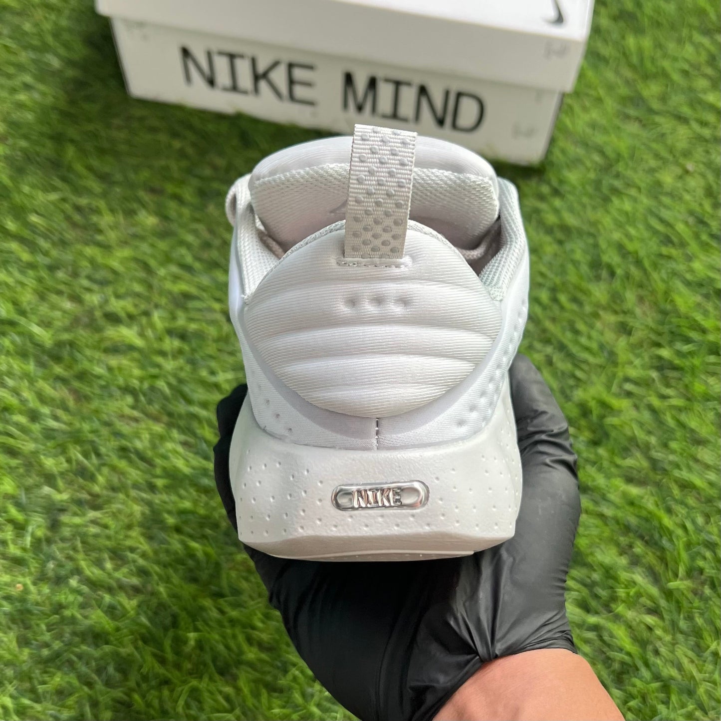 Nike Mind 002 “Light Smoke Grey”