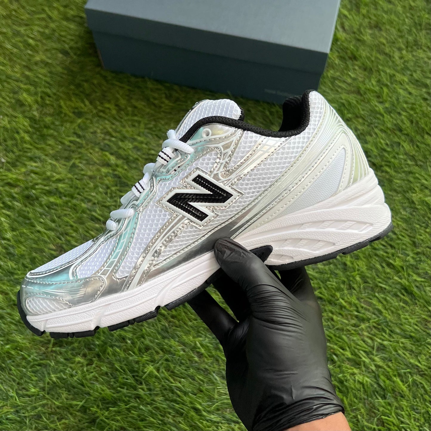 New Balance 740 "White Silver/Metallic Black"