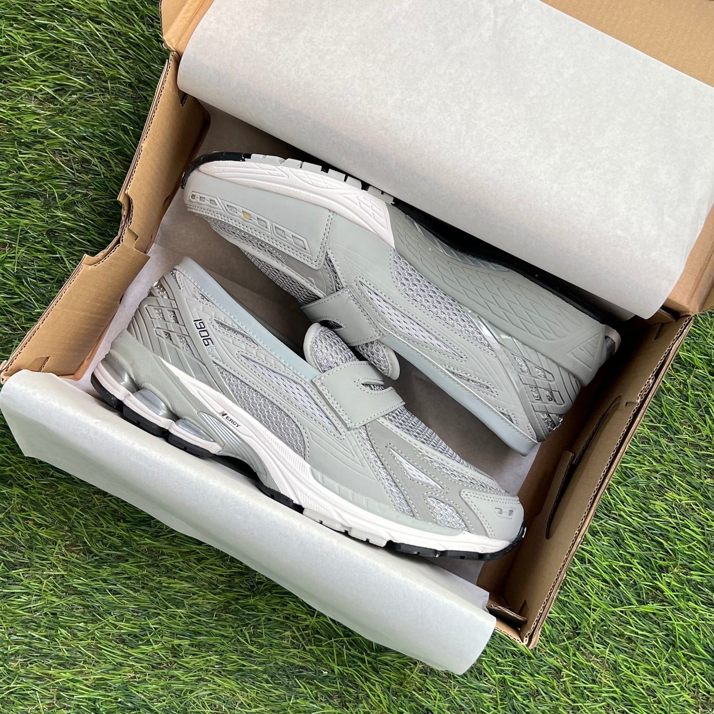 New Balance 1906L “Silver”