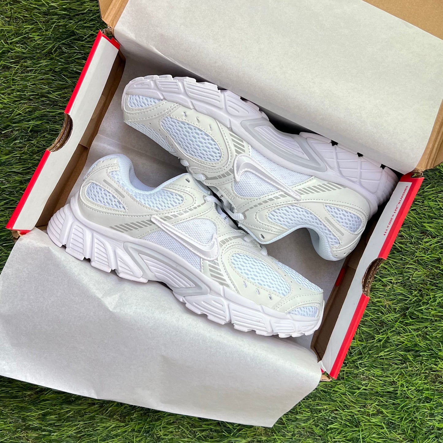 Nike V5 RNR “White Black Metallic Silver”