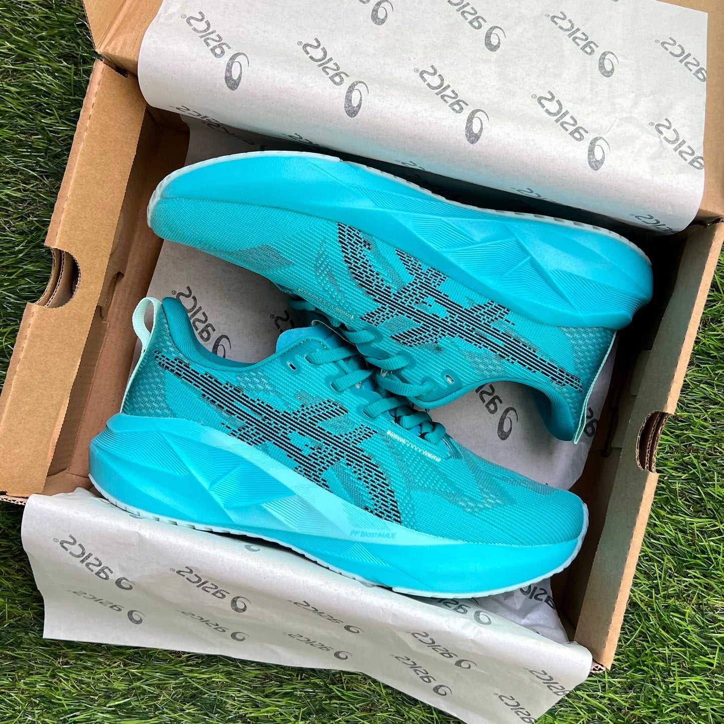 ASICS Novablast 5 “Wave Teal Black”