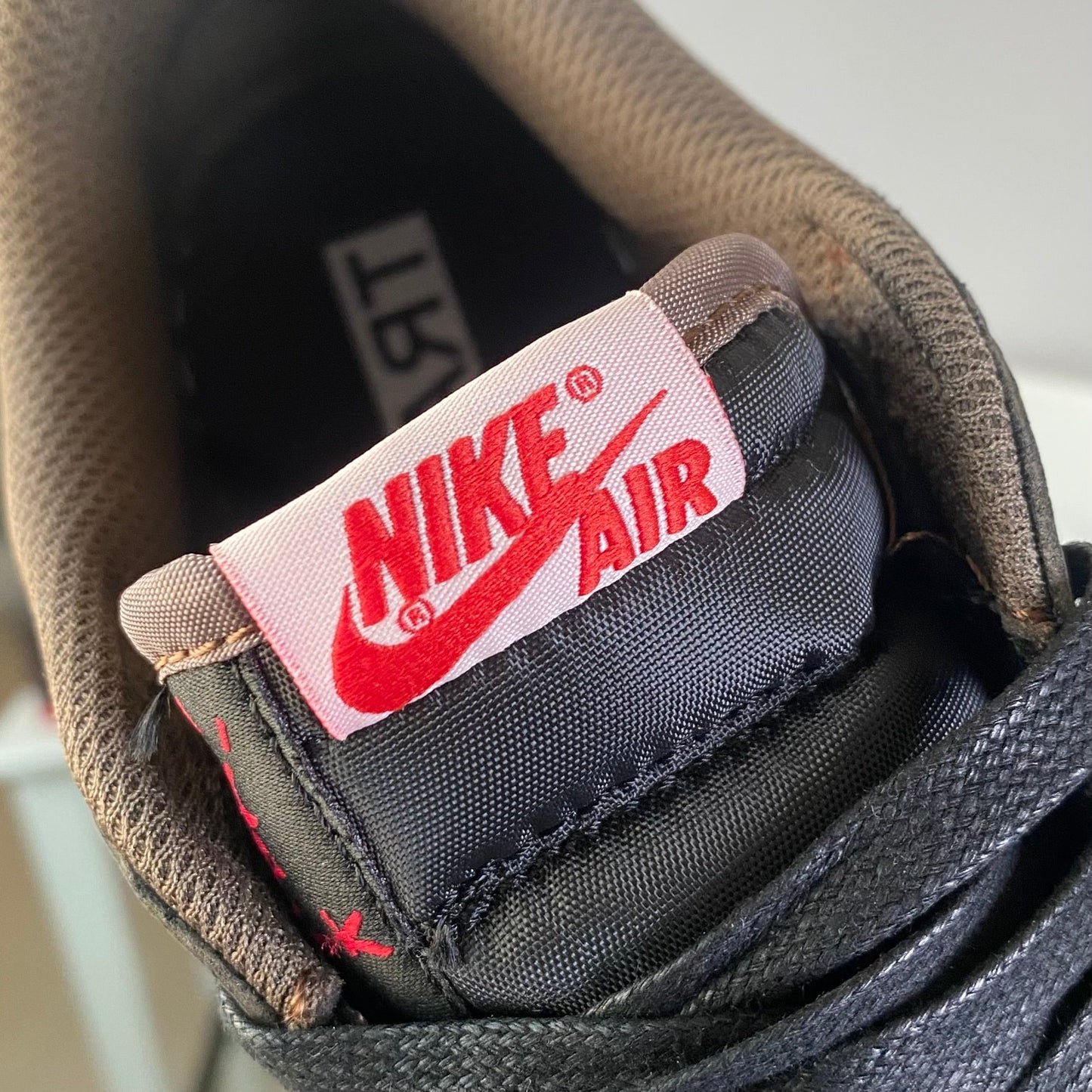 Travis Scott x Air Jordan 1 Low ‘Mocha’