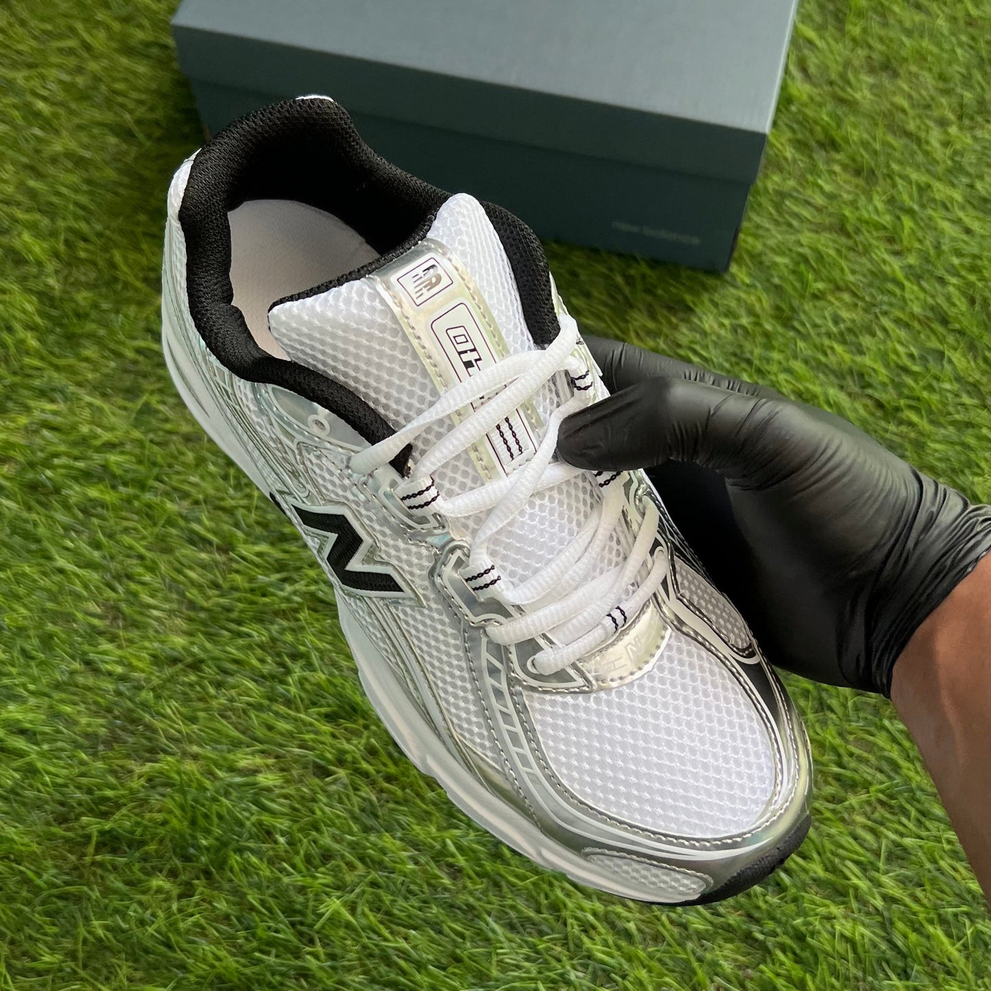 New Balance 740 "White Silver/Metallic Black"