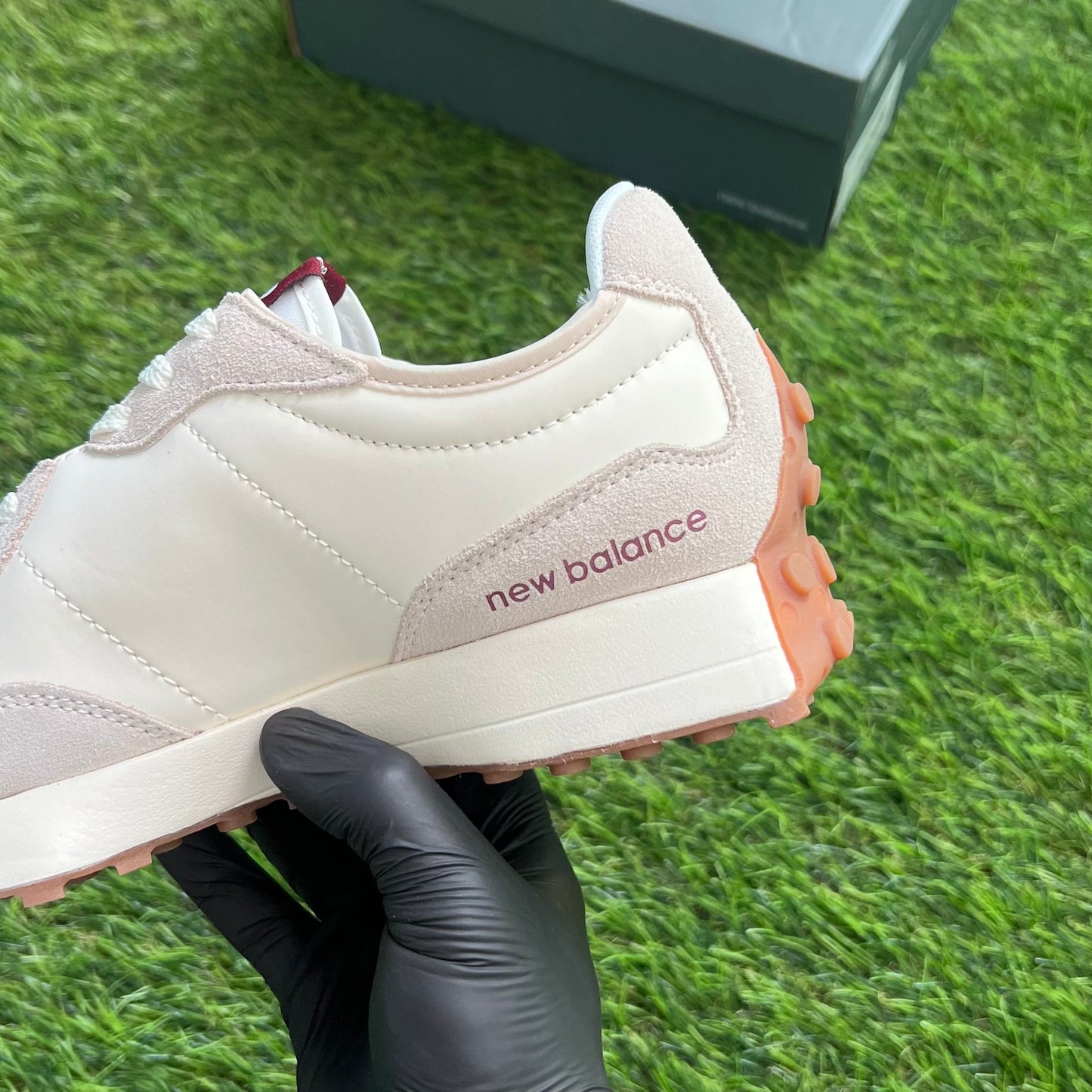 New Balance 327 Moonbeam “Burgundy”
