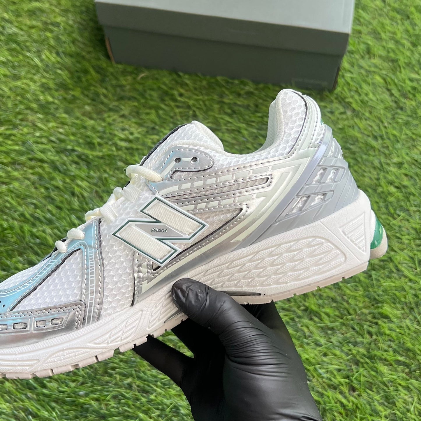 New Balance 1906R "Silver Metallic Sea Salt"