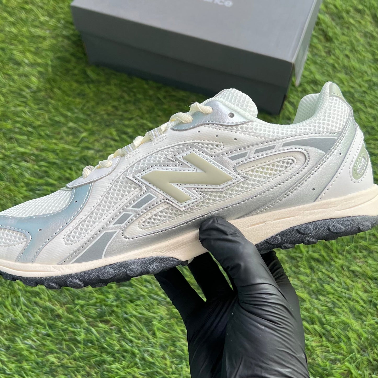 New Balance 204L “Silver Metallic Sage Green”