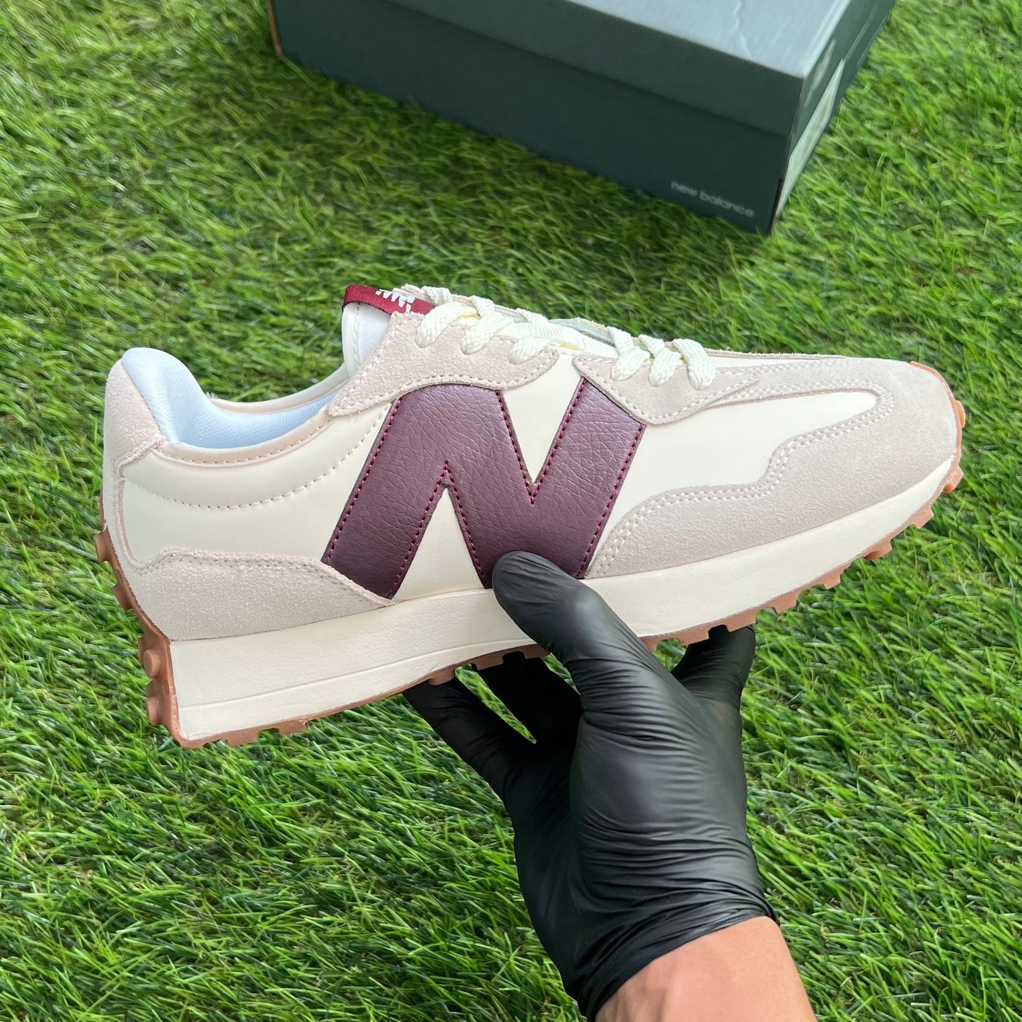 New Balance 327 Moonbeam “Burgundy”