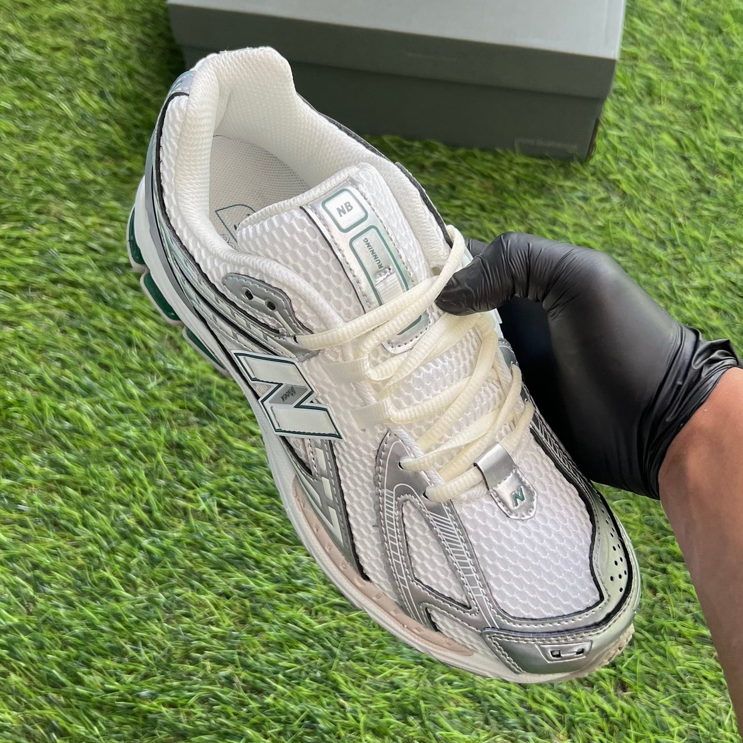New Balance 1906R "Silver Metallic Sea Salt"