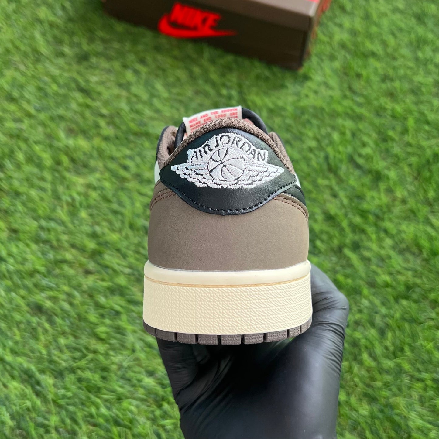 Air Jordan 1 Retro Low OG "Mocha"