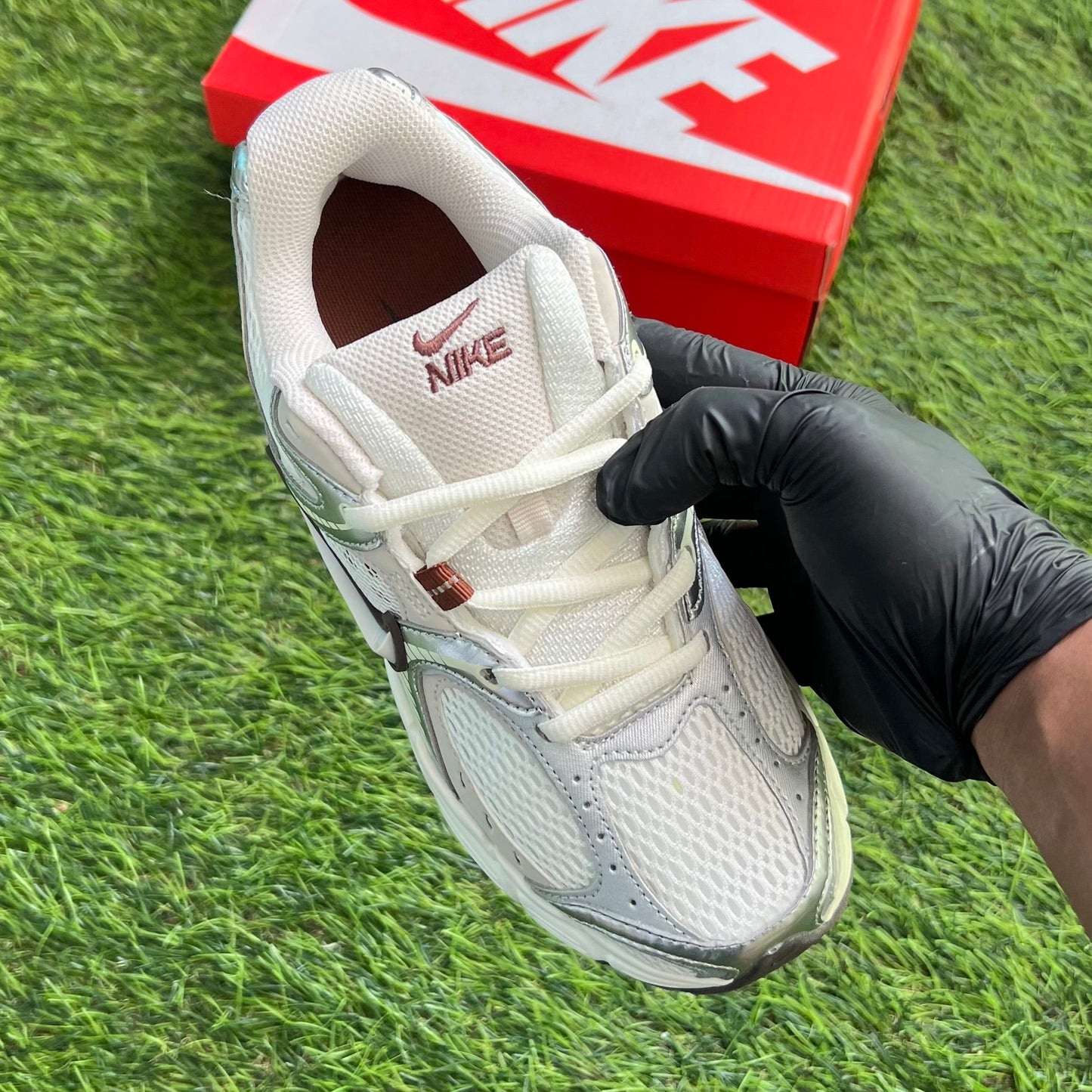 Nike V5 RNR “Sail Fauna Brown Phantom”